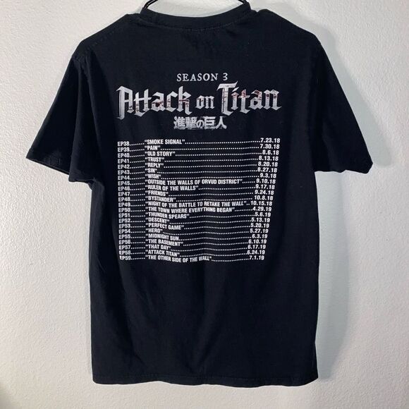 Hot Topic Attack On Titan Season 3 Double Sided Graphic T-Shirt - Picture 2 of 4